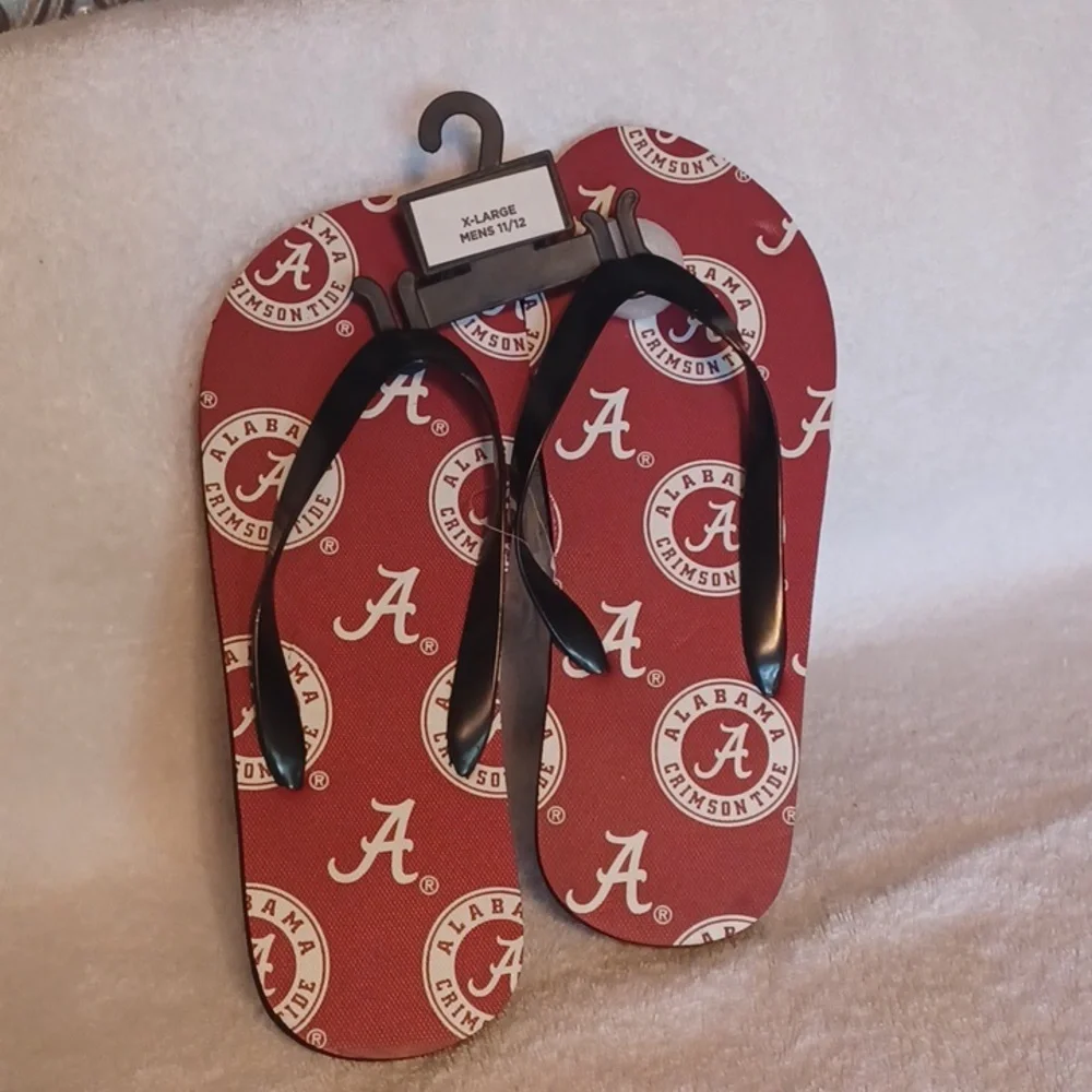 Alabama Crimson tide flip flops men's size 11-12 nwt